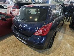 نيسان فيرسا